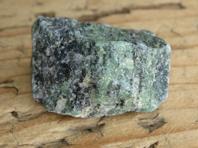 rubin w zoisycie - Tanzania