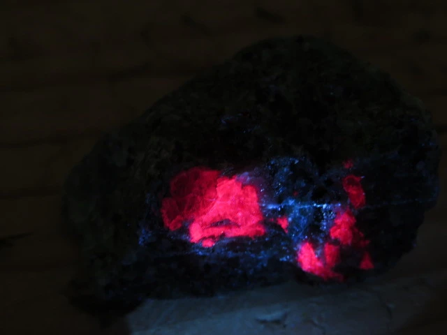 rubin w zoisycie - Tanzania