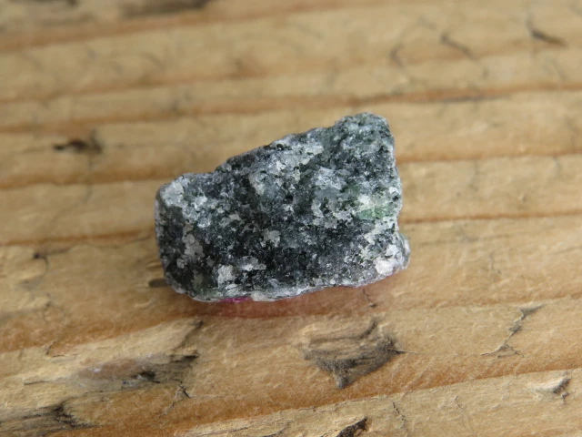 rubin w zoisycie - Tanzania