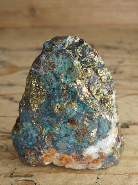 Chalkopiryt z malachitem i kwarcem Maroko