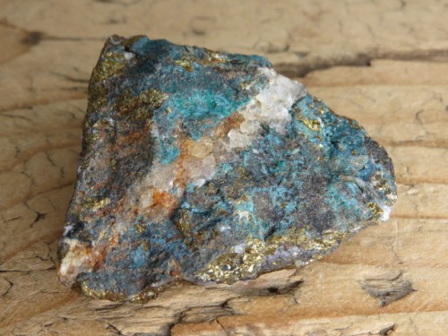 Chalkopiryt z malachitem i kwarcem Maroko