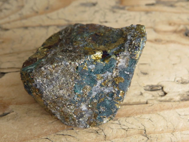 Chalkopiryt z pirytem i kwarcem Maroko