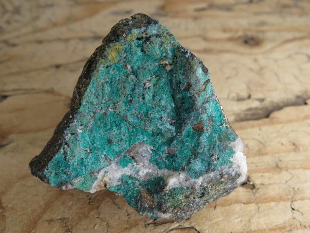 Chalkopiryt z malachitem kwarcem i sfalerytem Maroko