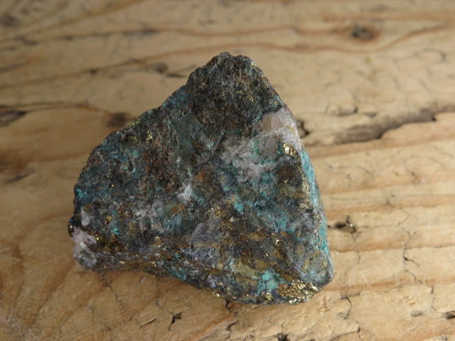 Chalkopiryt z malachitem kwarcem i sfalerytem Maroko