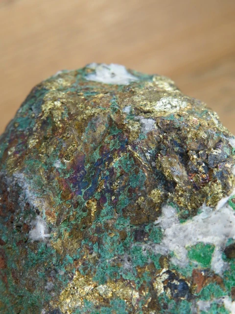 Chalkopiryt z malachitem kwarcem i sfalerytem Maroko