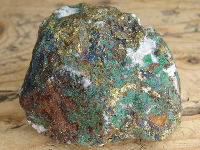 Chalkopiryt z malachitem kwarcem i sfalerytem Maroko