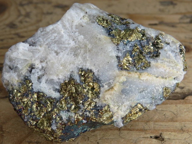 Chalkopiryt z malachitem kwarcem i sfalerytem Maroko