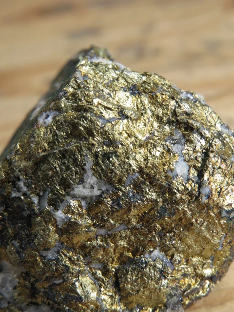 Chalkopiryt z malachitem kwarcem i sfalerytem Maroko