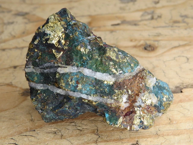 Chalkopiryt z malachitem kwarcem i sfalerytem Maroko