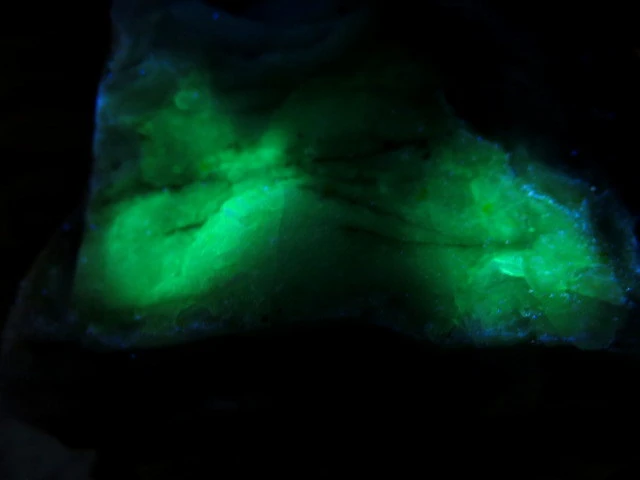 chalcedon i opal - Jawa UV