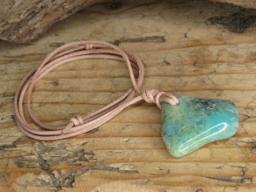 chryzopraz na rzemieniu - wyobraźnia i błyskotliwość