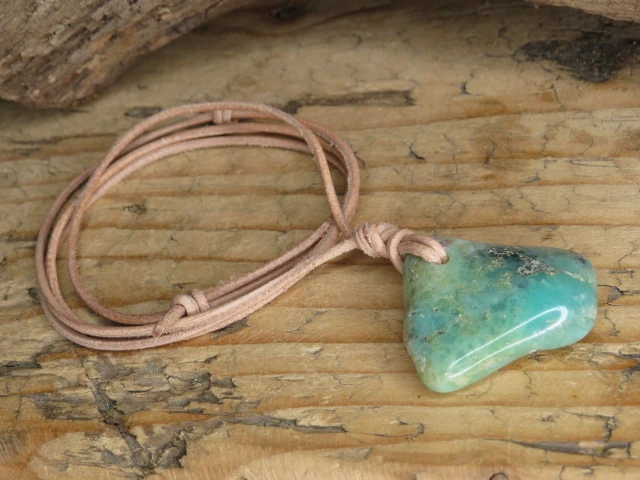 chryzopraz na rzemieniu - wyobraźnia i błyskotliwość