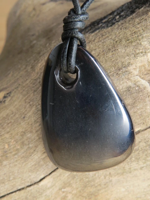 hematyt * amulet na rzemieniu