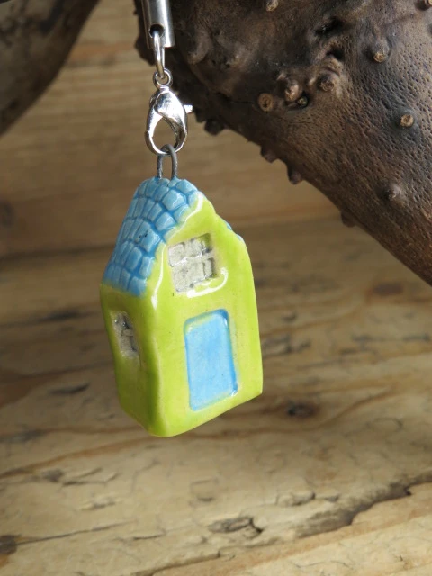 Ceramiczny domek - zawieszka