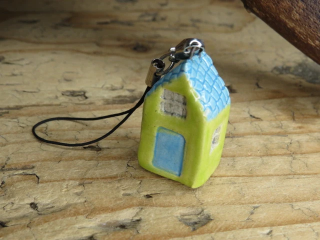 Ceramiczny domek - zawieszka