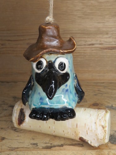 Zawieszka ptaszek ceramiczny Zdzisław na patyku – rękodzieło