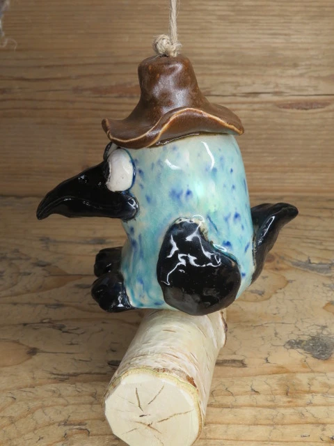 Zawieszka ptaszek ceramiczny Zdzisław na patyku – rękodzieło