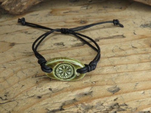 Bransoletka Aegishjalmur – tarcza ochronna Algiz – biżuteria ręcznie robiona