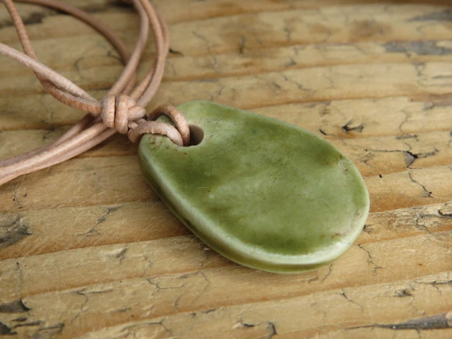 Aegishjalmur -Tarcza Algizowa - wisior z ceramiki - amulet ochronny