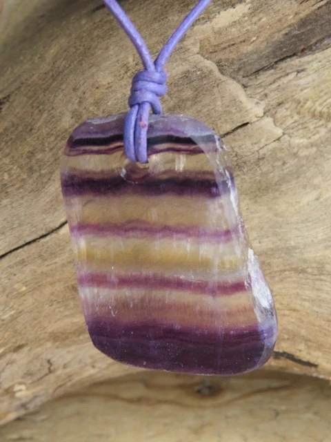 fluoryt na rzemieniu - talizman nauka i koncentracja