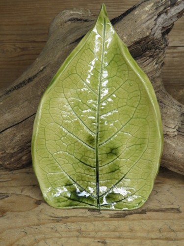 Mały ceramiczny talerzyk – zielony liść