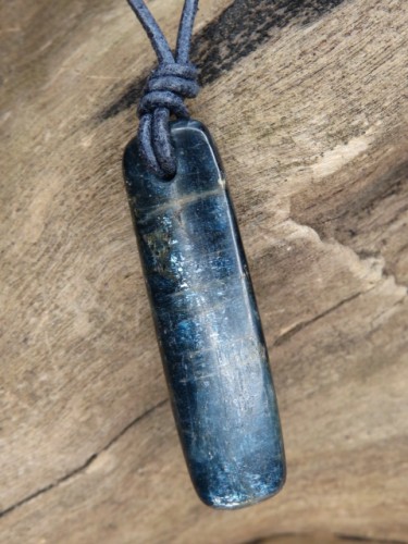 dysten - cjanit * amulet ochronny naszyjnik - rozwój duchowy