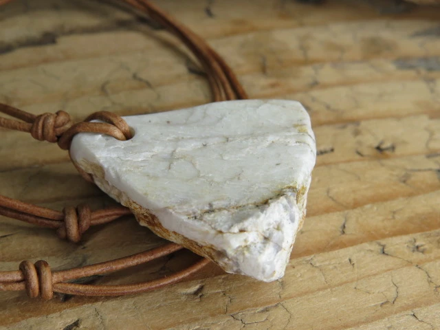 ortoklaz * Polska * ochrona, radość życia, kreatywność * amulet