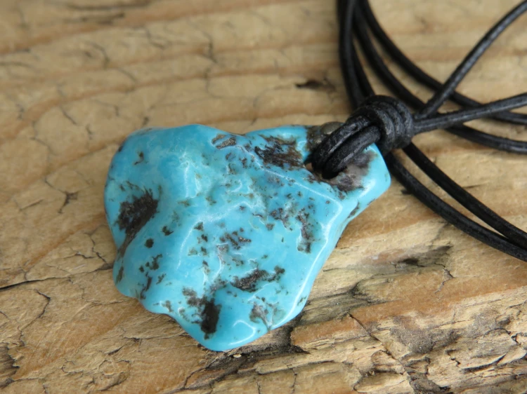 turkus naturalny * ochrona w podróży * amulet na rzemieniu