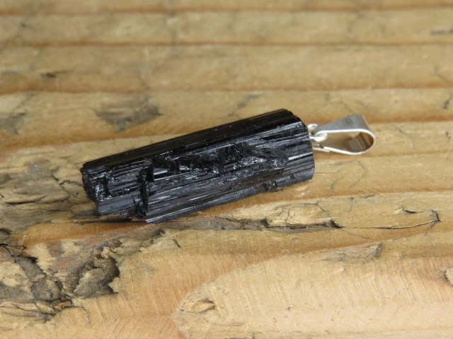 czarny turmalin * wisior amulet