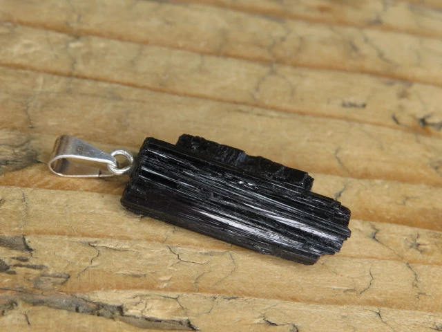 czarny turmalin * wisior amulet