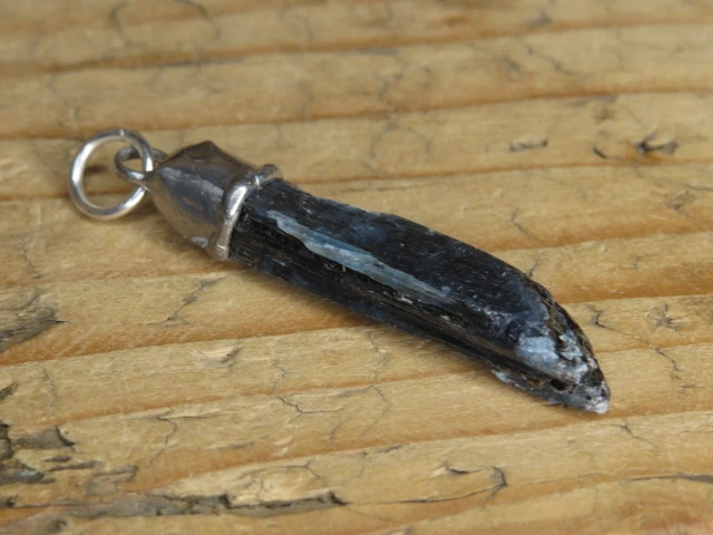 dysten - cjanit wisior * amulet ochronny