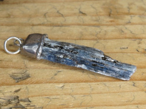 dysten - cjanit wisior * amulet ochronny