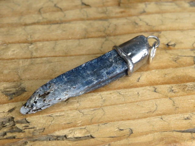 dysten - cjanit wisior * amulet ochronny