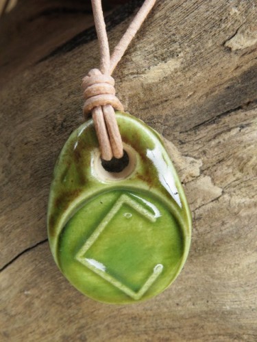 Ceramiczny wisior Dziewanna – symbol natury i wolności