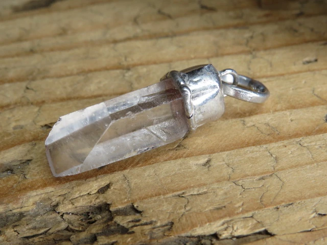 kryształ górski  wisior amulet ochronny