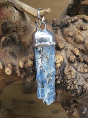 dysten - cjanit wisior * amulet ochronny - rozwój duchowy