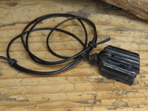 czarny turmalin * amulet ochronny na rzemieniu