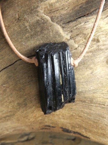 czarny turmalin * amulet ochronny na rzemieniu