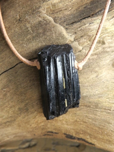 czarny turmalin * amulet ochronny na rzemieniu