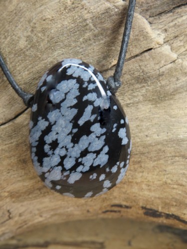 obsydian śnieżny * amulet ochronny na rzemieniu