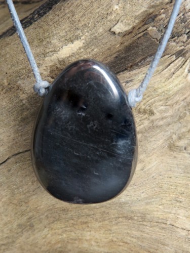 hematyt * amulet na rzemieniu