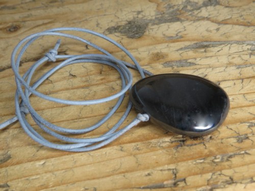 hematyt * amulet na rzemieniu