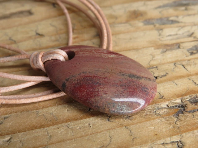 jaspis * amulet ochronny na rzemieniu