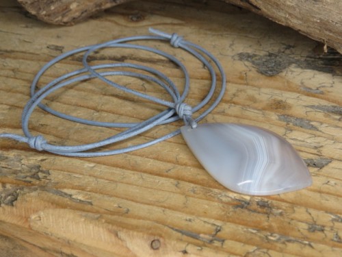 agat * amulet ogniska domowego na rzemieniu