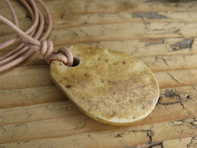 Ceramiczny wisior Triskelion