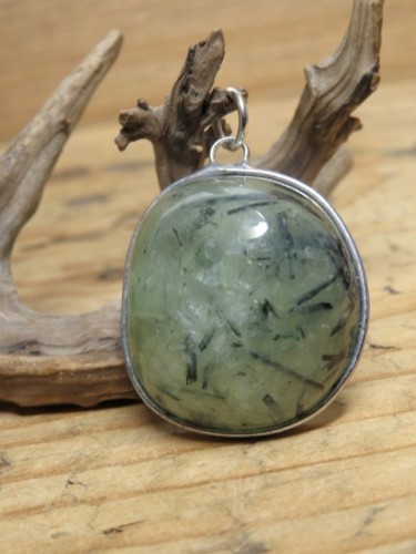 prehnit z turmalinem - wisior