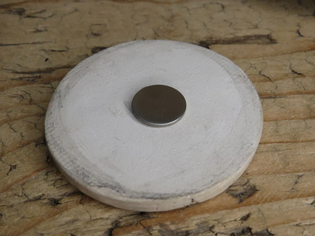 Kryształy – ceramiczny magnes