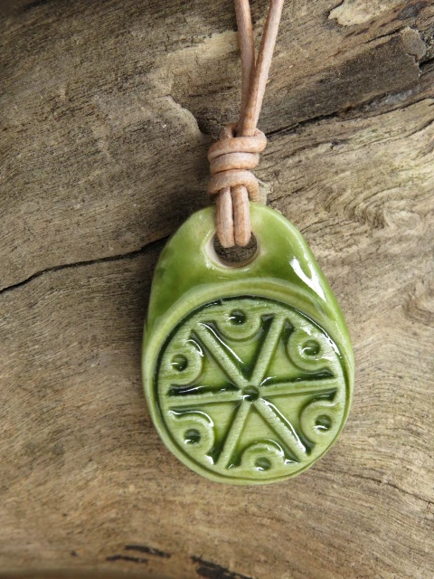 Symbol Peruna - wisior ceramiczny rękodzieło