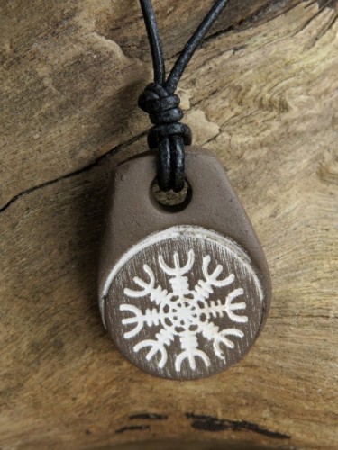 Aegishjalmur -Tarcza Algizowa - wisior z ceramiki - amulet ochronny