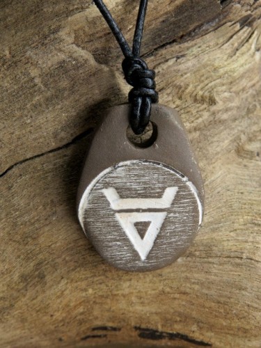 Symbol Welesa - wisior z ceramiki